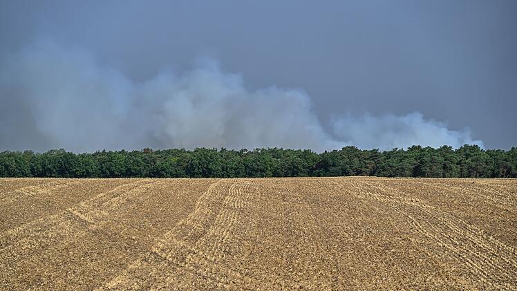 Waldbrand bei Paris