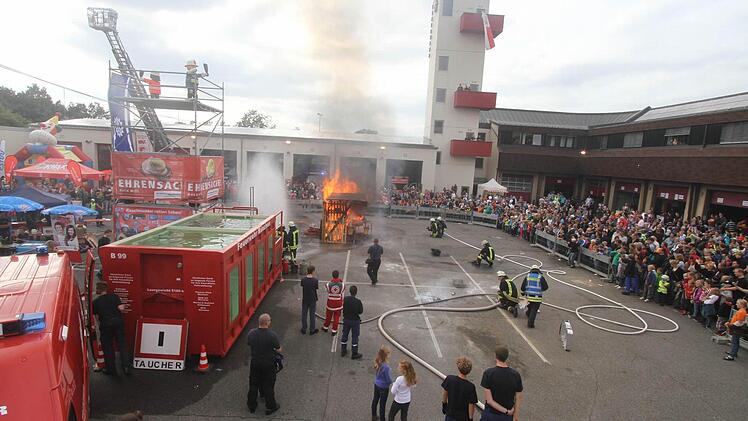 Am Tag verfolgten etwa 8000 Gäste die Vorführungen. Foto: Michael Busch