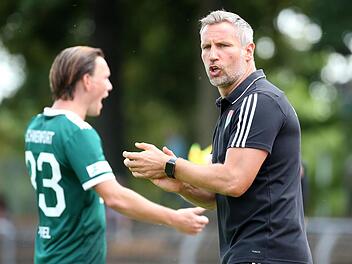 Zwei Schweinfurter, eine Meinung: Verteidiger Christian K&ouml;ppel (links) und Timo Wenzel sind &uuml;berzeugt davon, dass der FC im Spitzenspiel gegen M&uuml;nchen wieder die Kurve kriegt.  Foto: foto2press/Frank Scheuring