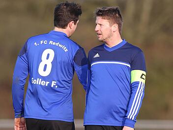 Florian Goller (links) und Kapitän Maurice Koch sind beide am Wochenende beruflich bei einem Seminar ihre Arbeitgebers gebunden. Dazu kommen vom vergangenen Wochenende drei Verletzte, sodass der FC Redwitz bei noch sieben konkurrenzfähigen Spielern, seine Begegnung für Sonntag in Kasendorf am Freitag absagte. Foto: Wolfgang Zink