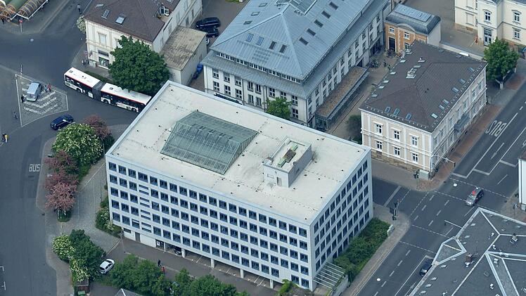 Ein umstrittenes Großprojekt führte zu Misstönen bei den Haushaltsberatungen der Stadt Bamberg. Die Freien Wähler lehnen das acht Millionen Euro teuere Bürgerrathaus ab - und auch den Haushalt 2016.  Foto: Ronald Rinklef
