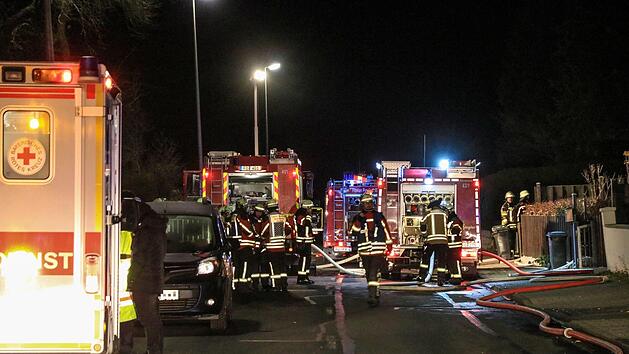 In der Nacht auf Donnerstag ist in einem Wohnhaus in Forchheim ein Feuer ausgebrochen. Es entstand erheblicher Sachschaden. Foto: NEWS5 / Merzbach