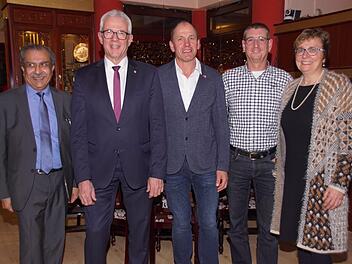Einstimmig nominierte die WG Haßfurt Amtsinhaber Günther Werner zum Bürgermeisterkandidaten für die Kommunalwahl 2020. Unser Bild zeigt von links WG-Vorsitzenden Hachem Farmand, Bürgermeister Günther Werner, Fraktionsvorsitzenden Berthold Albert, Vorsitzenden Jürgen Bätz und die WG-Kreisvorsitzende Birgit Bayer.S. Weinbeer