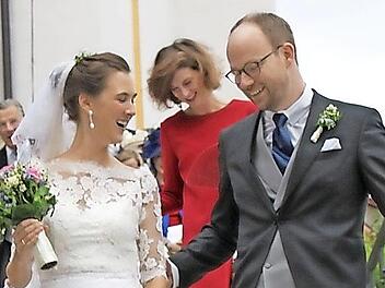 Nina Gräfin von Zech-Burkersroda und Otto-Magnus Freiherr von Stackelberg haben sich in Heiligenstadt ewige Treue geschworen.  Foto: Carmen Schwind