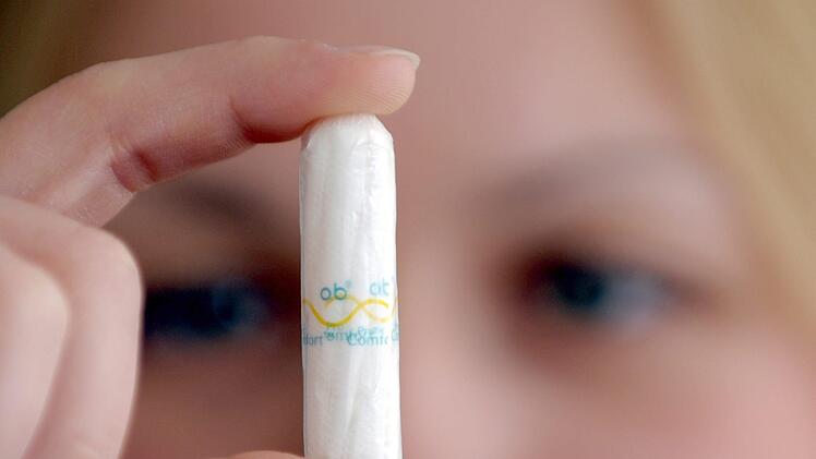 Die Steuer auf Menstruationsartikel soll von 19% auf 7% gesenkt werden. Foto: Federico Gambarini/dpa