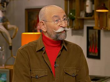 Horst Lichter tappte bezüglich eines mitgebrachten "Bares für Rares"-Objekts völlig im Dunkeln.