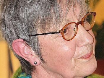 Bärbel-Karoline Bürner war 32 Jahre Lehrerin für Pflegerufe am Berufsbildungszentrum Münnerstadt und engagierte sich stark in der evangelischen Kirchengemeinde. Zum Schuljahresende geht sie in Ruhestand und verlässt die Stadt. Foto: Dieter Britz