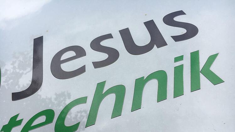 Lippstadt: Das gibt's nur hier, einen Gartenmarkt namens Jesus.Foto: Schreiber