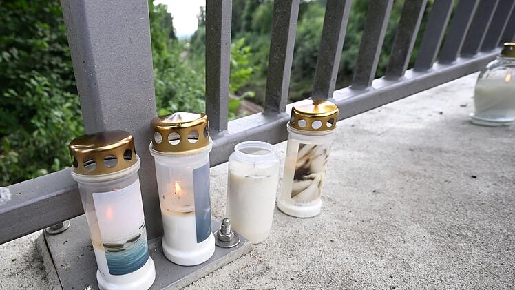 Gedenken an die Opfer des tödlichen Zugunglücks