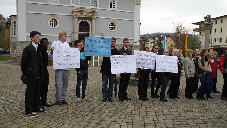 Der Appell geht in Richtung Freistaat Bayern, dem die Gebäude gehören.