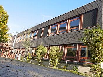 Die umfassende Sanierung des Beta-Baus am Arnold Gymnasium steht im Mittelpunkt der Pläne. Foto: CT-Archiv