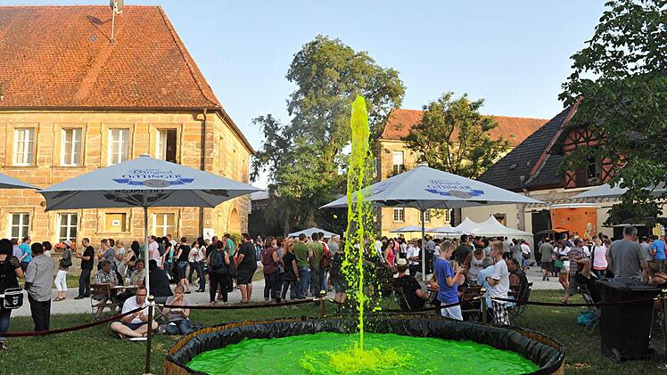 Licht- und Wassershow sorgen für zusätzlichen Kunstgenuss.Foto: Helmut Ölschlegel