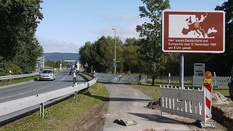 Heute erinnert an dieser Stelle nur noch eine Tafel an den einstigen "Eisernen Vorhang".Foto: Berthold Köhler