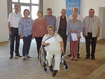 Die geehrten Mitglieder. Links Bürgermeister Wolfgang Möhrlein Foto: pr