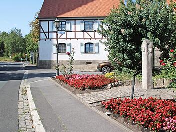 Kaum zu erkennen ist das Auto in der Bauerngasse, das gegenüber den stadtauswärts fahrenden Autos Vorfahrt hat.  Foto: Thomas Malz