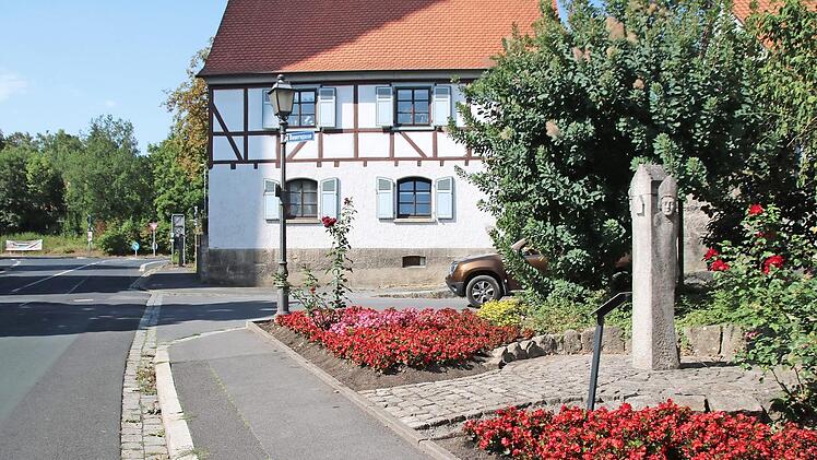 Kaum zu erkennen ist das Auto in der Bauerngasse, das gegenüber den stadtauswärts fahrenden Autos Vorfahrt hat.  Foto: Thomas Malz