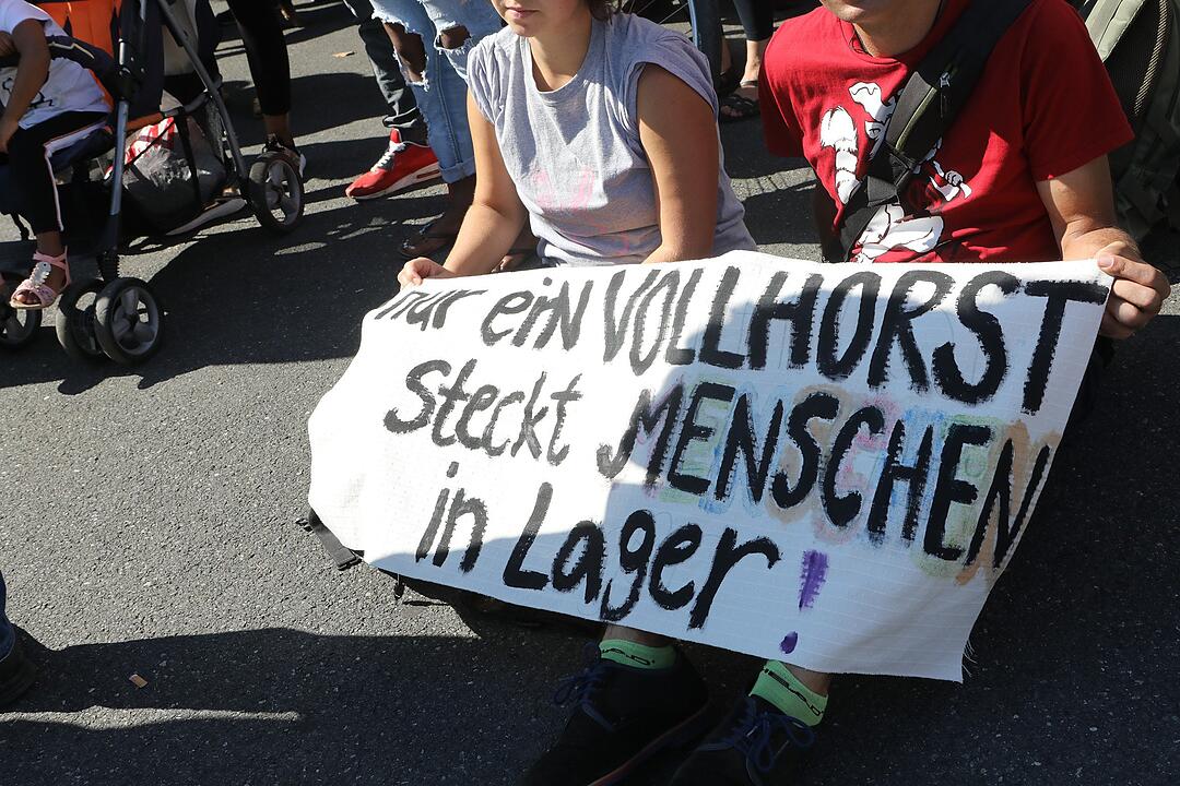 Bamberg; Demo gegen Massenlager und Anker-Zentren; Foto: Barbara Herbst
