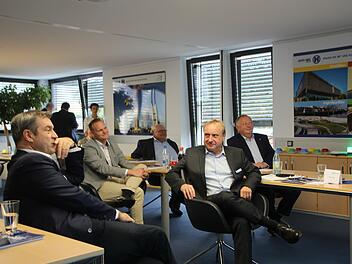 Markus S&ouml;der  zeigte Interesse am Konzept der Firma Heil. Foto: Johannes Schlereth