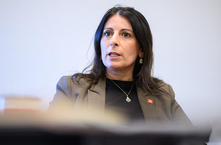 VW-Betriebsratschefin sieht Rüstung als Option