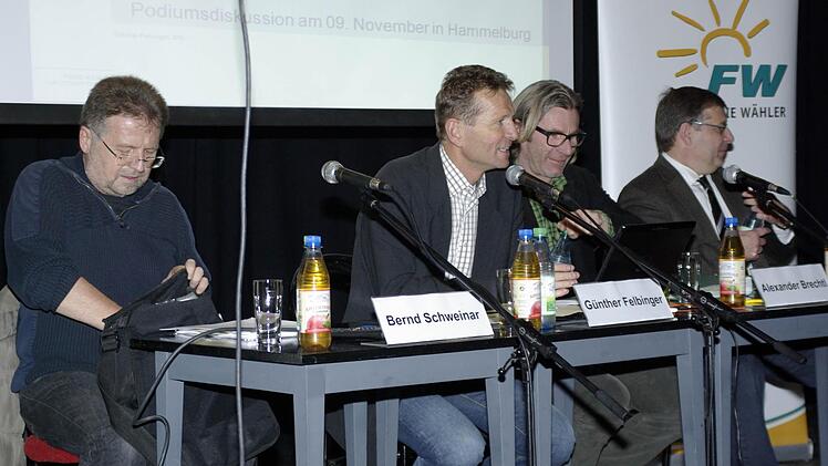 Die GEMA-Gebühren diskutierten (v.l.) Bernd Schweinar, Mdl Günter Felbinger, Alexander Brechtl und  Jürgen Baier (GEMA).