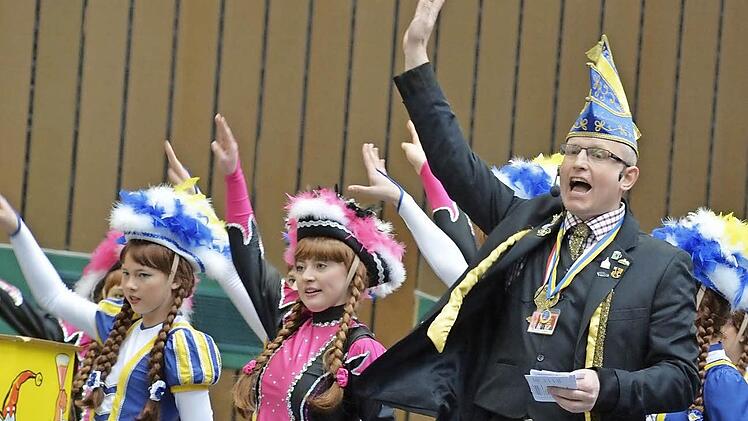 "Kulmbach Helau", ruft Bernd Neidhart von der Showtanzgarde.