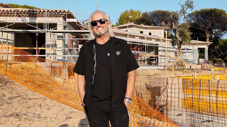 Der Streit dreht sich um ein Zimmer in der neuen Geiss-Villa in Saint-Tropez. Doch die ist noch gar nicht fertig.