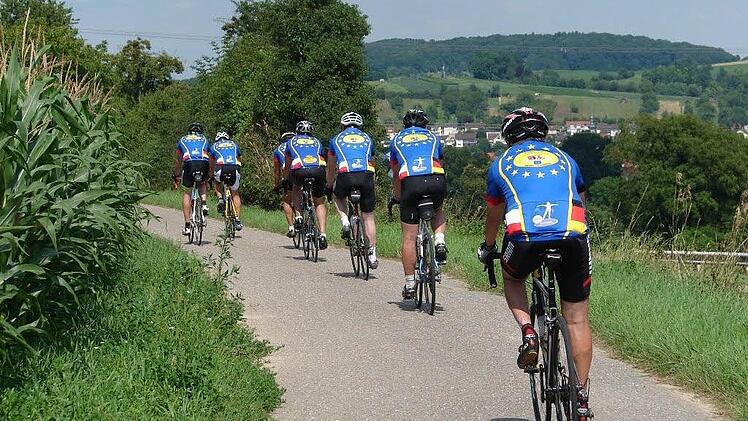 Oerlenbacher Radler machten sich auf den Weg in ihre französische Partnerstadt Douvres-la- Délivrande, wo die freundlischaftlichen Bande gefestigt wurden. Fotos: Stefan Geiger