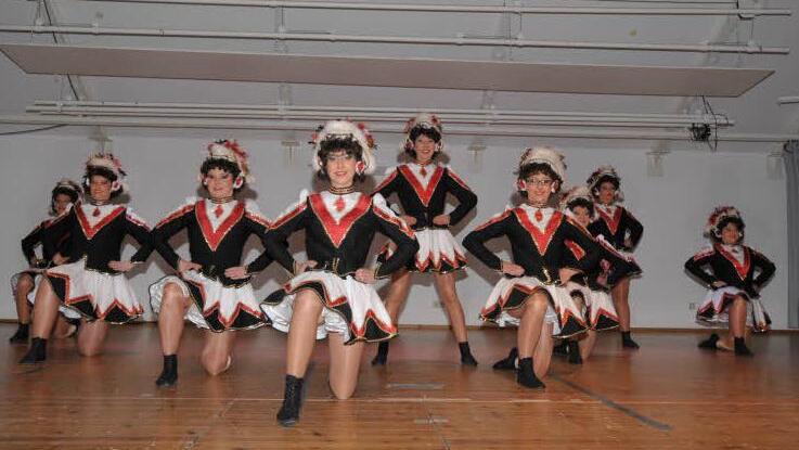 Die "Blummazupfer"-Garde präsentierte ihren neuen Marschtanz.