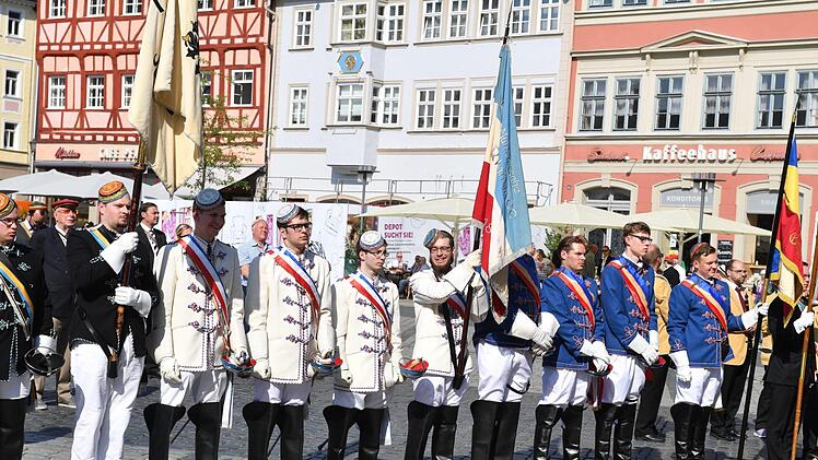 Impressionen vom Einzug am Freitagnachmittag.  Foto: Ronald Rinklef