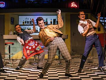Turbulenzen am Landestheater Coburg: Das Rockmusical "A Spider Murphy Story" von Matthias Straub bringt das Große Haus zum Kochen.Sebastian Buff