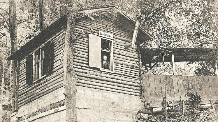 Blockhaus des Greif-Kellers - aus dem Fenster blickt Georg Greif, dessen Erbauer und Gründer der Brauerei Greif (1906) Repro: Harald Schmidt