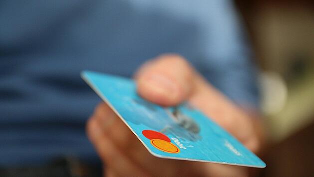 Es kursiert eine neue NFC-Malware, die Kreditkartendaten ausliest.