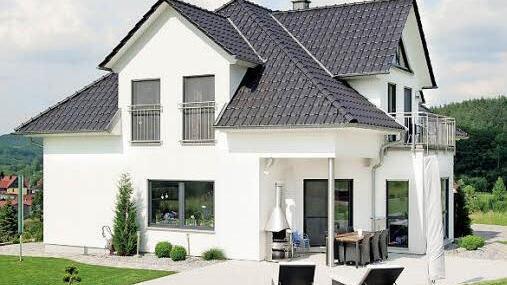 Jedes Haus von ALBERT ist ein Unikat und eröffnet den Bauherren unendlich viele Möglichkeiten, sein persönliches Traumhaus zu konzipieren. Mit den zahlreichen Architektur-Accessoires gestalten Sie Ihr Haus so, dass es perfekt zu Ihrer Lebensplanung passt.