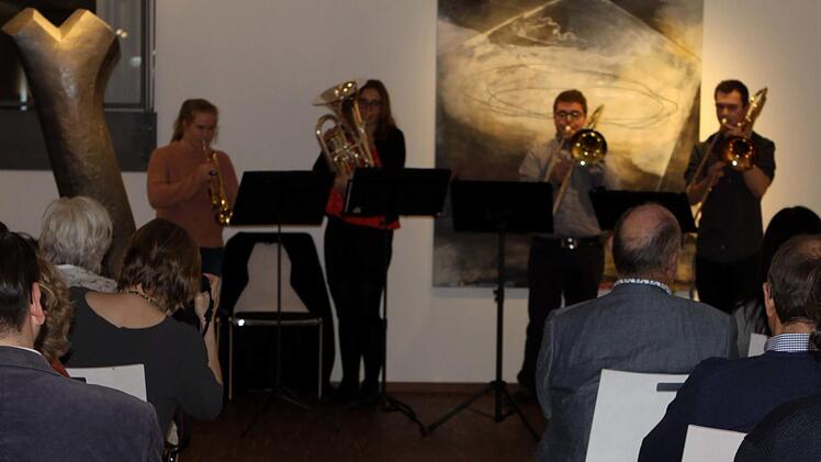 Ausstellungseröffnung wurde durch einige Musikstücke durch die Berufsfachschule für Musik mitgestaltet. Michael Wunder
