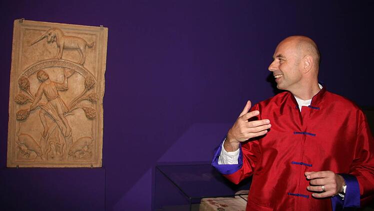 Führung mit Johannes Pommeranz durch die Ausstellung "Monster". Foto: Michael Schulbert