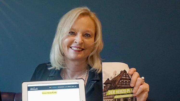 Sabine Hanisch präsentierte den "Herzoplan".   Foto: Richard Sänger