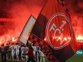 Am Samstag auf Schalke muss ein kleines Fußball-Wunder geschehen, damit der 1. FC Nürnberg nicht zum achten Mal das Fußball-Oberhaus verlassen muss. Foto: imago