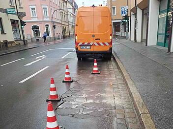 Bamberg: Fahrbahndecke der Inneren Löwenstraße eingebrochen - großflächige Sanierung folgt
