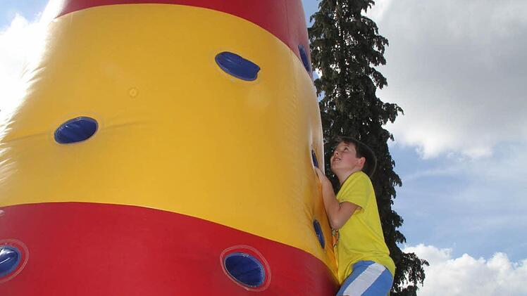 Für alle, die hoch hinaus wollten, war die Hüpfburg das Richtige.