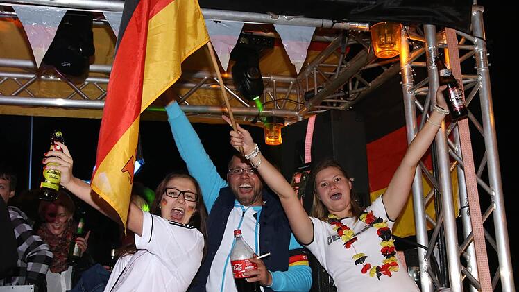 WM-Party am Karpfenkreisel in Höchstadt Foto: Andreas Brandl