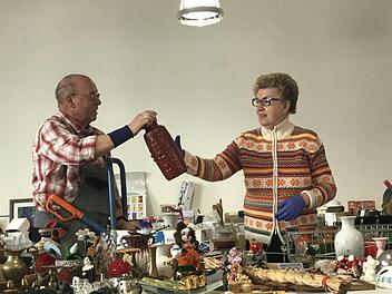 Der Flohmarkt von Anita und Josef Krapf startet am Freitag, 31. März, 9 Uhr, und läuft auch am Samstag und Sonntag in und vor der Markthalle. Foto: Jacqueline Vera Mihm