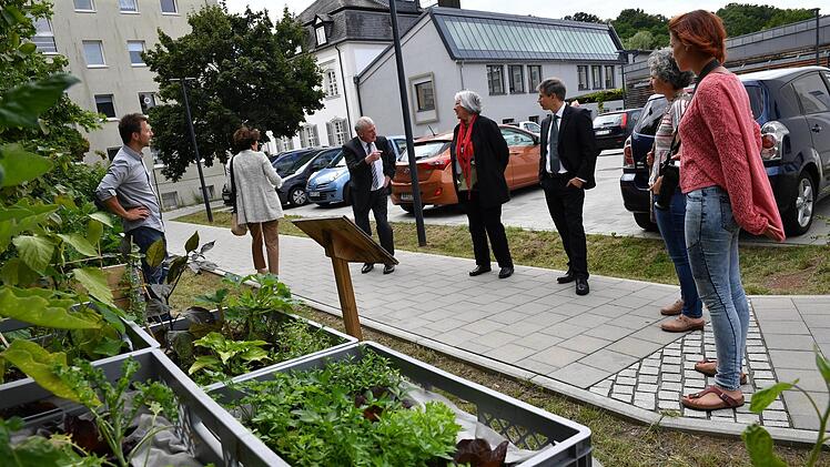 Einweihung Demonstrationsgarten der LWG am Schillerplatz 15. Foto: Ronald Rinklef
