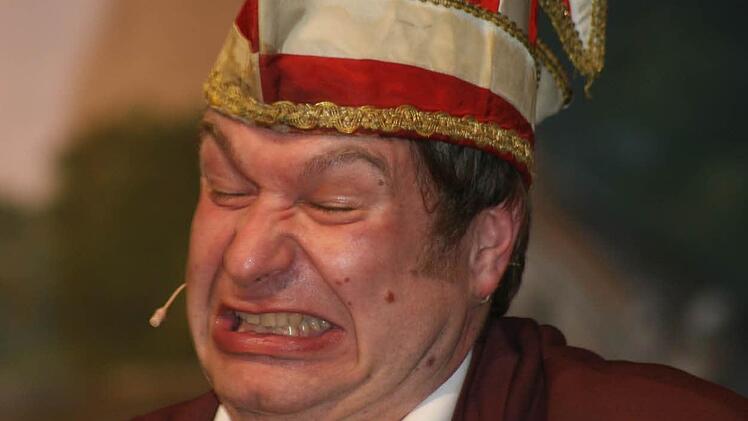 Kabarettist Volker Weininger hielt in angeheitertem Zustand eine Karnevalsrede.