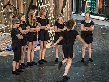 "Festival für Schultheater: Die Eigenproduktion "Freiheit" zeigt die Theatergruppe des Gymnasiums Albertinum am Dienstag, 4. Juli, 20 Uhr, in der Coburger Reithalle.Foto: Jochen Berger