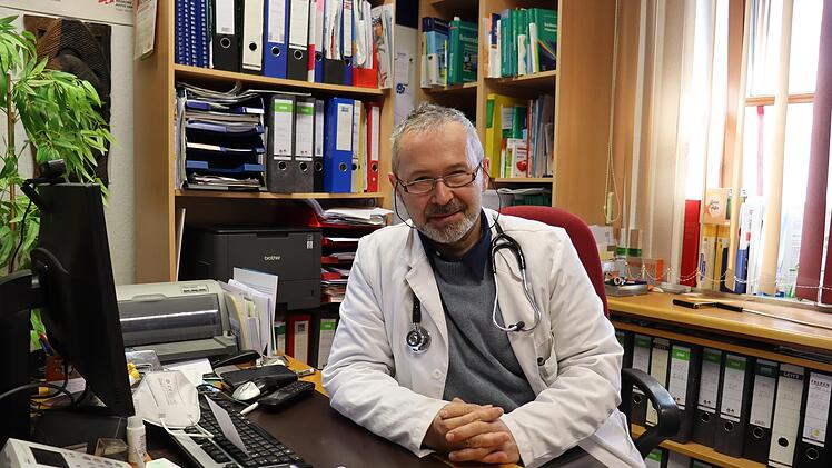 Ullrich Zuber sieht die Impfpflicht  in Arztpraxen noch nicht als Problem. Er hofft auf eine gute L&ouml;sung der Regierung.