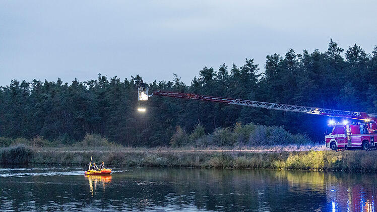 Großeinsatz an Schleuse Eibach in Nürnberg am 9. Oktober 2023: Radfahrerin sah leblose Person im Kanal