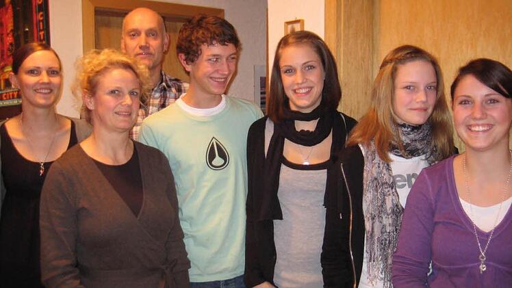 Familie Wehr hätte nichts dagegen, wenn die Studiengebühren in Bayern abgeschafft würden: Mareike (29), Carmen (49), Thomas (52), Simon (19), Theresa (23), Johanna (17) und Dorothee (24).