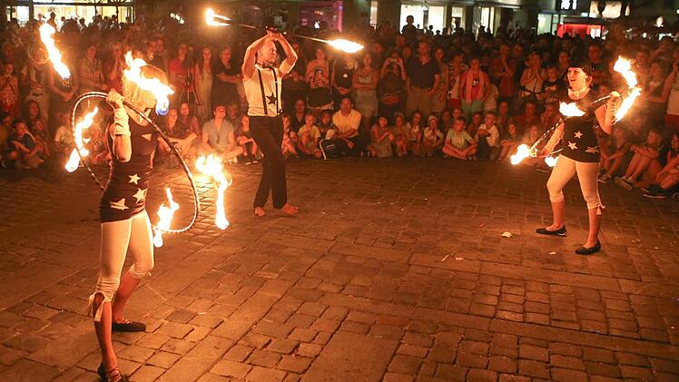 Die "Feuersterne" aus Österreich sorgten für magische Stimmung bei Nacht. Foto: RiegerPress