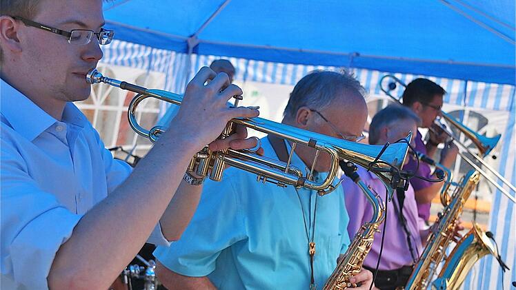 Den musikalischen Rahmen für das Hofschoppenfest setzte "Die andere Blasmusik" (D.A.B.).