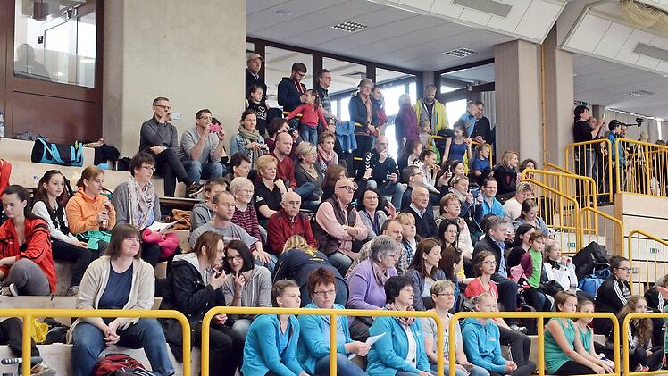 Auch die große Halle des Gymnasiums soll neu gebaut werden. Reichen die Tribünenplätze oder soll die Zahl vergrößert werden? Solche Fragen entstehen bereits.  Foto: Archiv (emp)